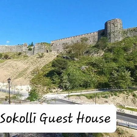 Sokolli بيت ضيافة Gjirokastër