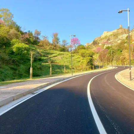 بيت ضيافة Sokolli Gjirokastër